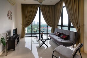 Apartment (3 Bedrooms) | Front of property - Lux Dpristine 3BR Home w Views, 5mins to Legoland (Iskandar Puteri)
