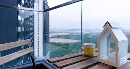 Chic 2BR Dpristine 9 Next to Legoland Free Parking