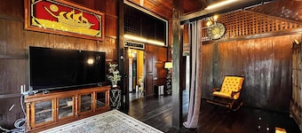 Charming Nature Kampung Home for Family Getaways