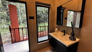 House (2 Bedrooms) | Interior - Charming Nature Kampung Home for Family Getaways (Kuala Lipis)