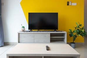 Apartment (3 Bedrooms) | Interior - Bright & Modern 3BR Suite, Free Parking (Johor Bahru)