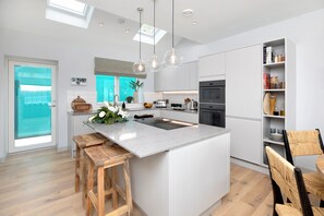 Studio (3 Bedrooms) | Interior