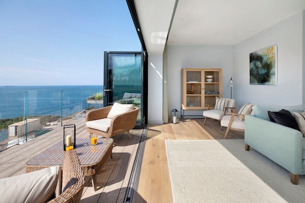Studio (3 Bedrooms) | Sisätilat