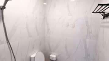 Shower, towels