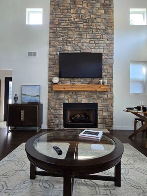 TV, fireplace