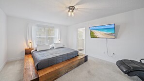 4 Schlafzimmer, Schreibtisch, Bügeleisen/Bügelbrett, Reisekinderbett