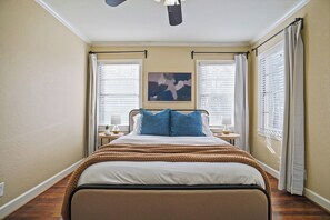3 bedrooms, desk, iron/ironing board, travel cot