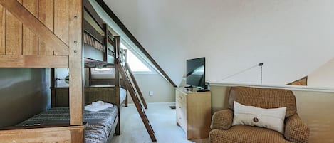 2 makuuhuonetta, silitysrauta/-lauta, ilmainen Wi-Fi, vuodevaatteet