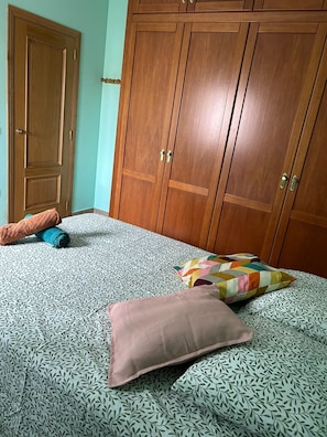3 dormitorios, Internet, ropa de cama