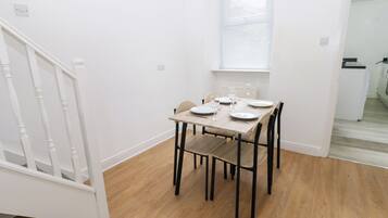 Cottage | Dining