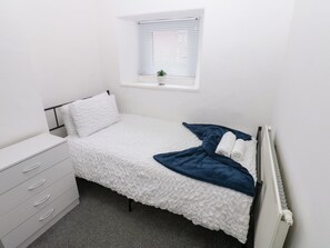 Cottage | 2 bedrooms, individually decorated, individually furnished, free WiFi - Holly House (Whitehaven)