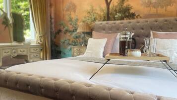 Didekorasi berbeda-beda dan dilengkapi dengan perabotan berbeda-beda