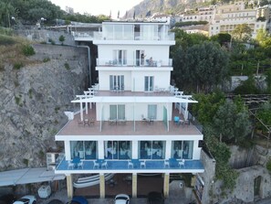 Front of property - Hotel Bristol (Vietri sul Mare)