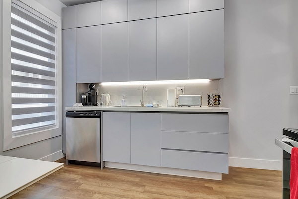 Refrigerador, microondas, horno, placa de cocina