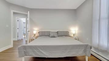4 bedrooms, iron/ironing board, free WiFi, bed sheets