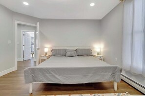 4 bedrooms, iron/ironing board, free WiFi, bed sheets - 4BR Home | Walk Downtown Rutland + Trails (Rutland)