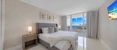 3 bedrooms, desk, iron/ironing board, travel crib