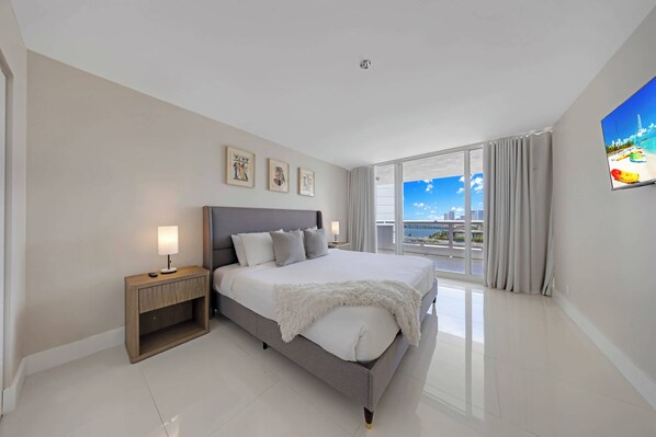 3 bedrooms, desk, iron/ironing board, travel cot