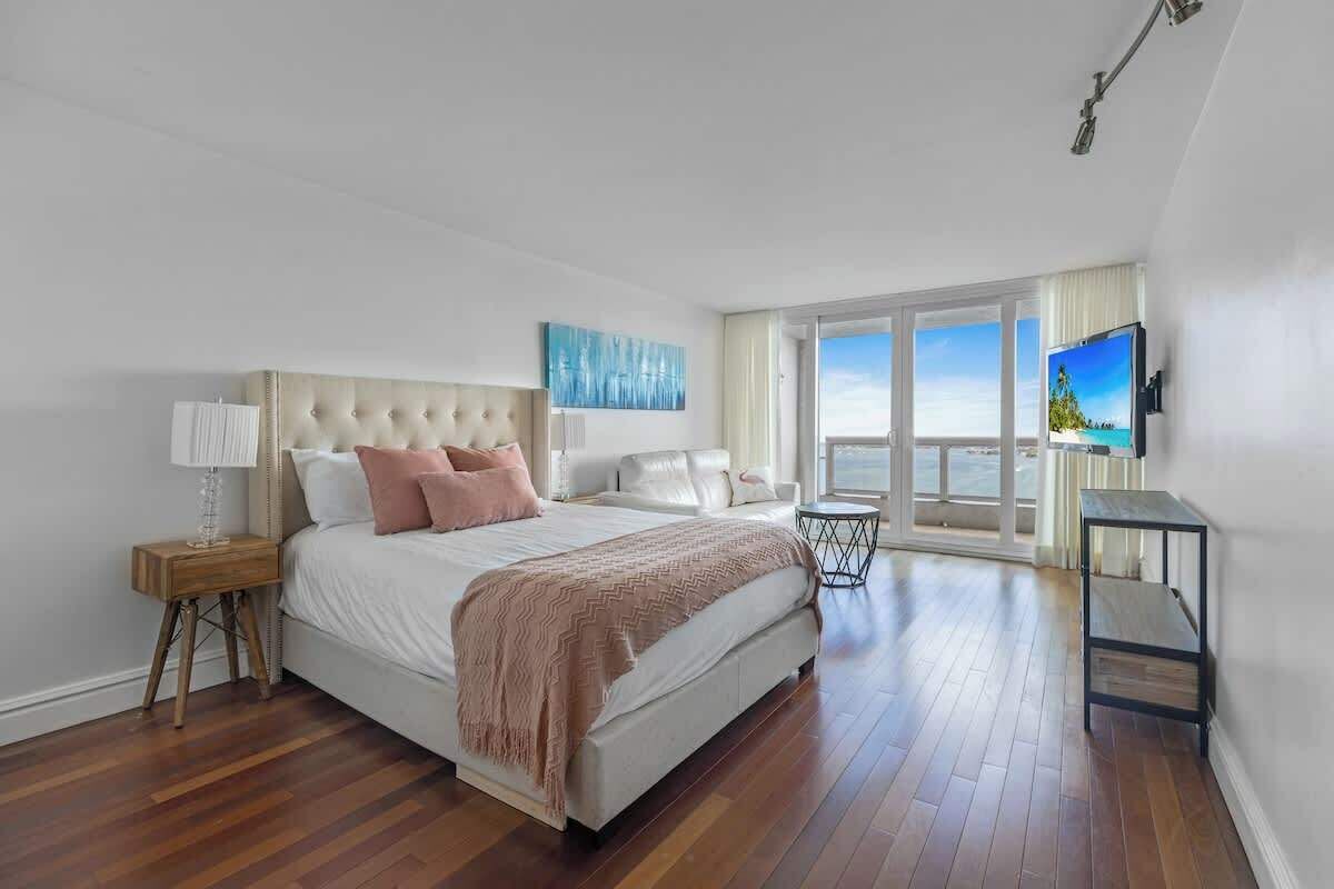 4 chambres, fer et planche à repasser, lit parapluie, Wi-Fi