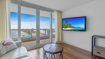 Televisión y oficina