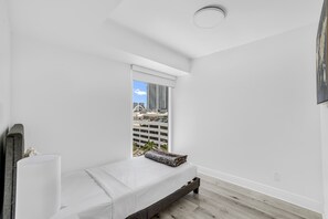 4 chambres, fer et planche à repasser, lit de bébé portatif, Wi-Fi