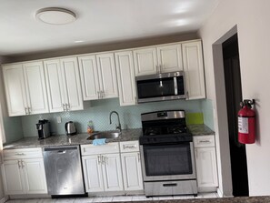 ميكروويف، موقد طهي مسطح، غسالة أطباق