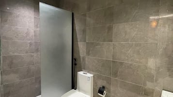 Huoneisto, 2 makuuhuonetta | Kylpyhuone | Ilmaiset hygieniatuotteet, pyyhkeet, saippua, sampoo