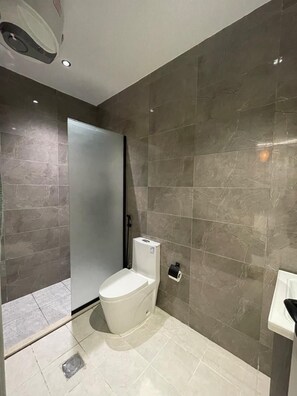 Apartment, 2 Bedrooms | Bathroom