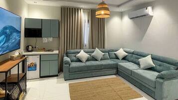 Apartment, 1 Bedroom | Living area