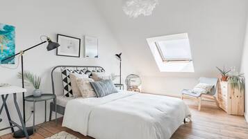 5 slaapkamers, een strijkplank/strijkijzer, wifi, beddengoed