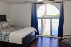 2 Schlafzimmer, Schreibtisch, Bügeleisen/Bügelbrett, kostenloses WLAN