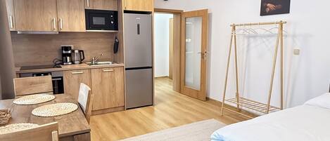 1 chambre, fer et planche à repasser, accès Internet, draps fournis