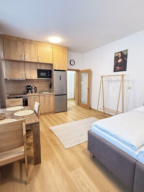 1 bedroom, iron/ironing board, internet, bed sheets