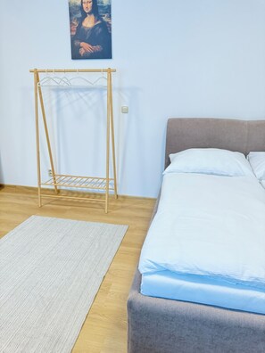 1 bedroom, iron/ironing board, internet, bed sheets