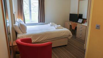 1 habitación, decoración personalizada y muebles diferentes