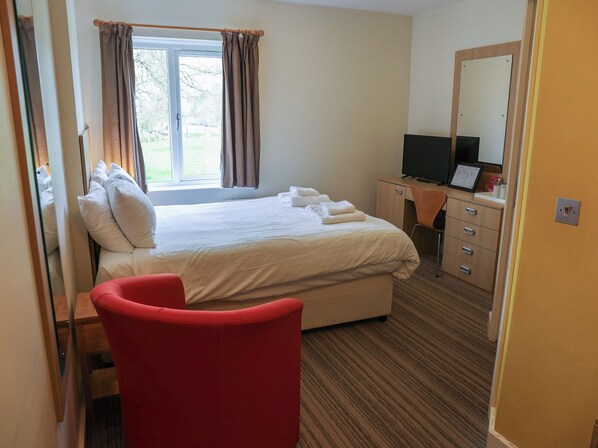 1 bedroom, individually decorated, individually furnished, free WiFi