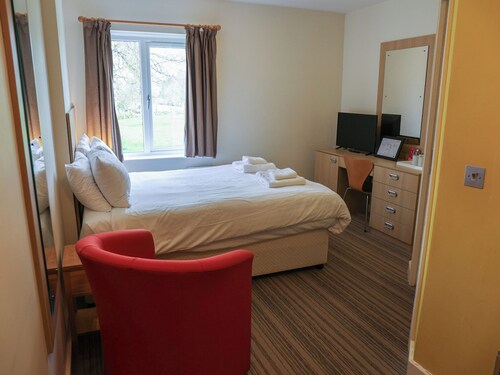 Jubilee Ground-floor Double Bedroom