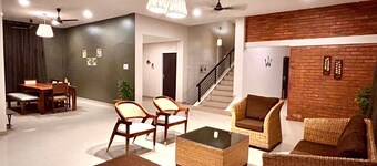 Tranquil Greenery Meets Urban Convenience