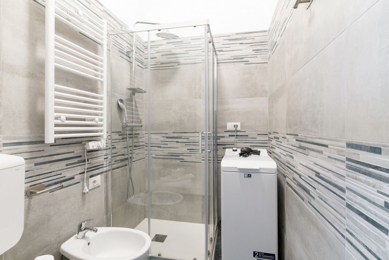 Dusche, Bidet, Handtücher