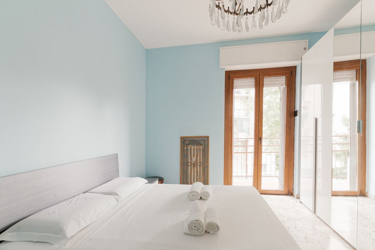 2 chambres, fer et planche à repasser