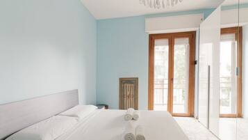 2 bedrooms, desk, iron/ironing board