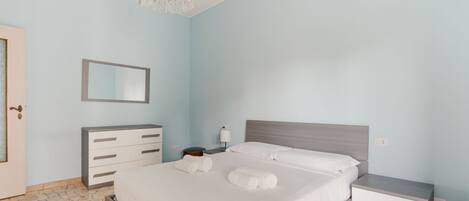 2 bedrooms, iron/ironing board