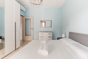 2 bedrooms, iron/ironing board