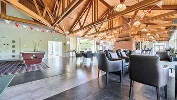 Cottage | Lobby