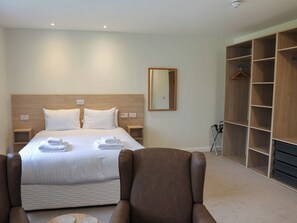 1 bedroom, individually decorated, individually furnished, free WiFi - The Herdwick Hideaway at Eamont Park (Penrith)
