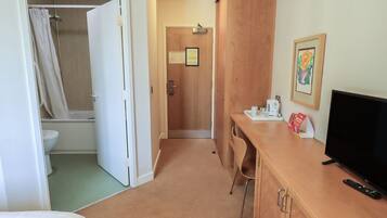 1 bedroom, individually decorated, individually furnished, free WiFi