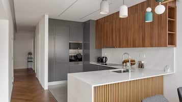 KylskÄp, mikrovÄgsugn, ugn och spishÀll