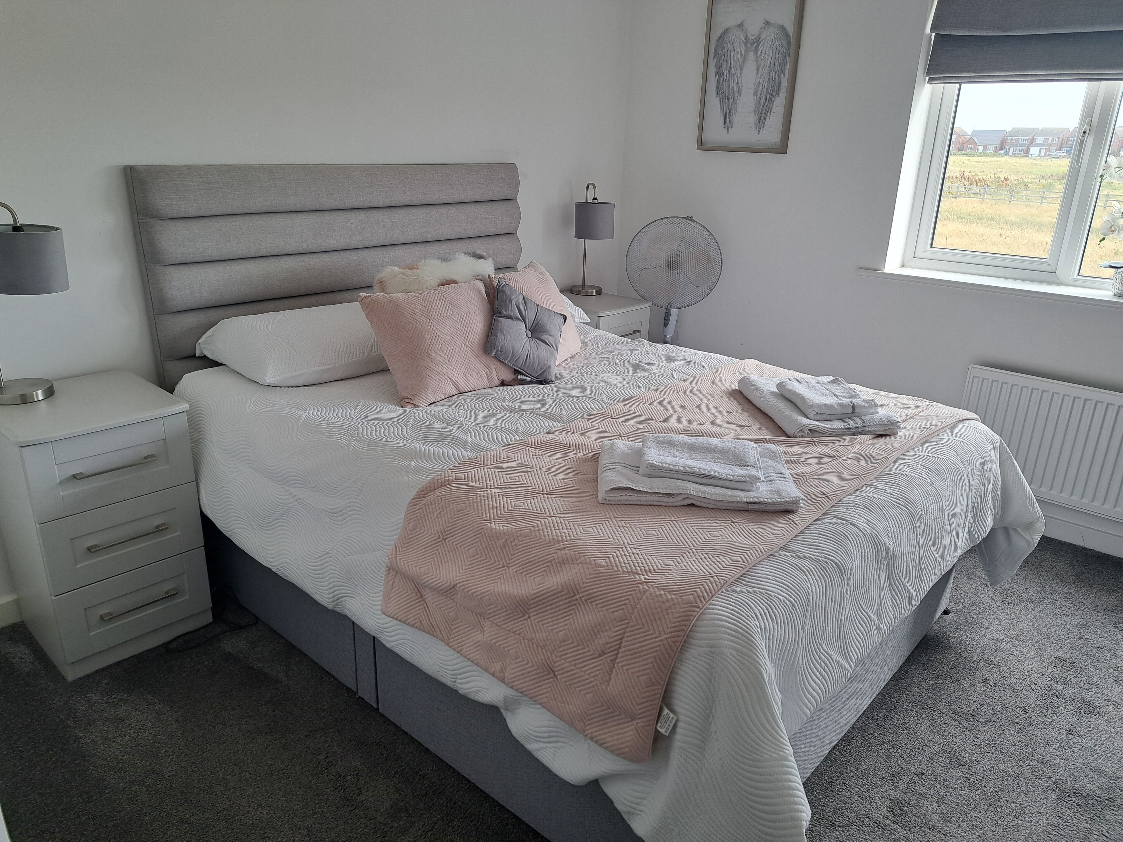 4 soverom, strykejern/-brett, internettilgang og sengetøy