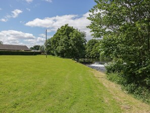 Property grounds - Thacka Beck Retreat at Eamont Park (Penrith)