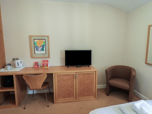 1 bedroom, individually decorated, individually furnished, free WiFi